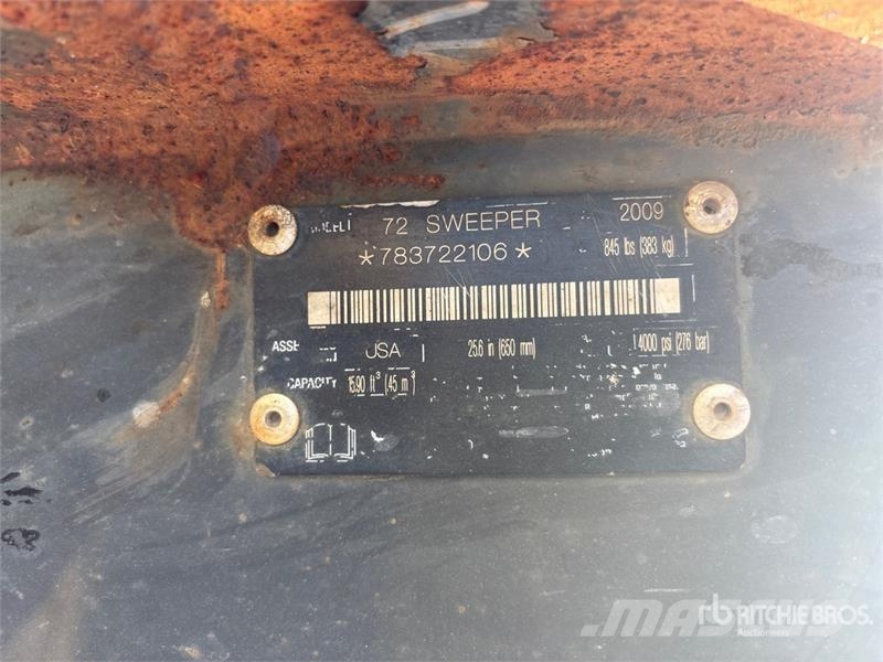 Bocat 72 in Skid Steer Sweeper Kefék
