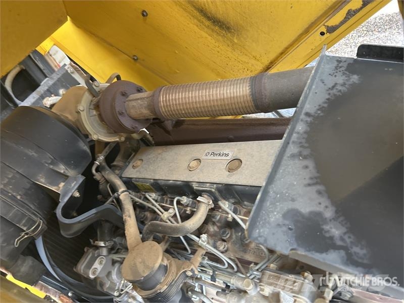 Bomag BW-211D-3 Smooth Drum Compactor مداحل أحادية الأسطوانة