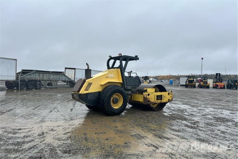 Bomag BW-211D-3 Smooth Drum Compactor مداحل أحادية الأسطوانة