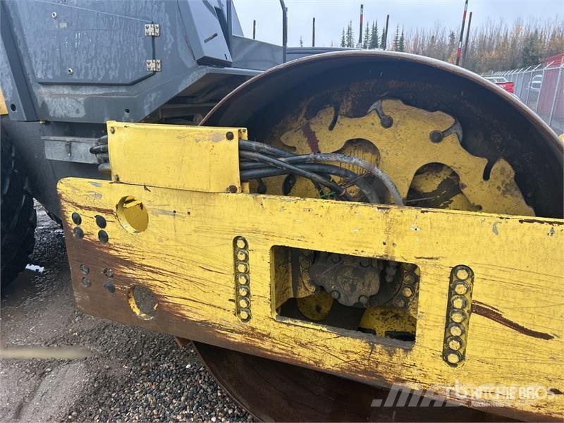 Bomag BW-211D-3 Smooth Drum Compactor مداحل أحادية الأسطوانة