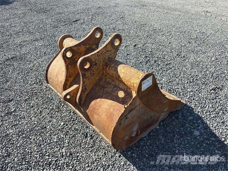 Brandt 42 in Cleanup Backhoe Rear Bucket - Fits John Deer Kopad
