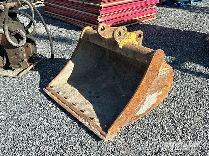 Brandt 42 in Cleanup Backhoe Rear Bucket - Fits John Deer Kopad