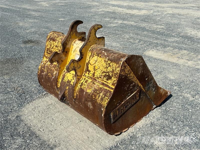 Brandt 48 in Q/C Cleanup Excavator Bucket - Fits John Dee Kanalak