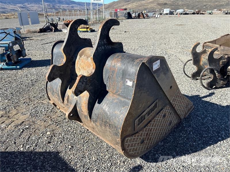 Brandt 60 in Q/C Cleanup Excavator Bucket Lopaty