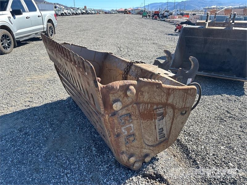 Brandt 60 in Q/C Hydraulic Tilting Excavator Bucket Lopaty