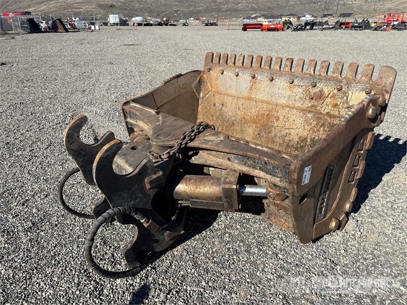 Brandt 60 in Q/C Hydraulic Tilting Excavator Bucket Lopaty