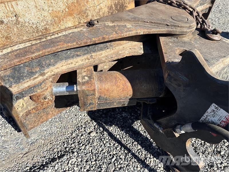 Brandt 60 in Q/C Hydraulic Tilting Excavator Bucket Lopaty
