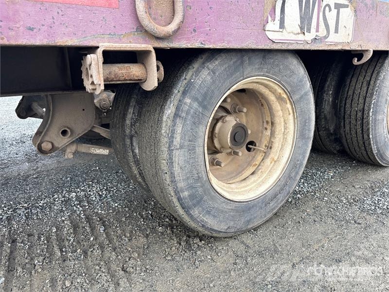 BWS 25 ft Tri/A Equipment Trailer Biltransporter henger