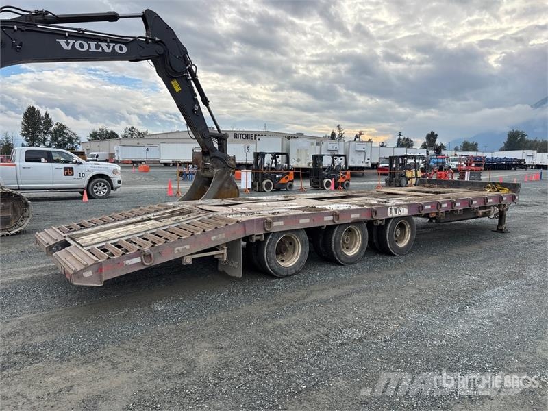 BWS 25 ft Tri/A Equipment Trailer Biltransporter henger