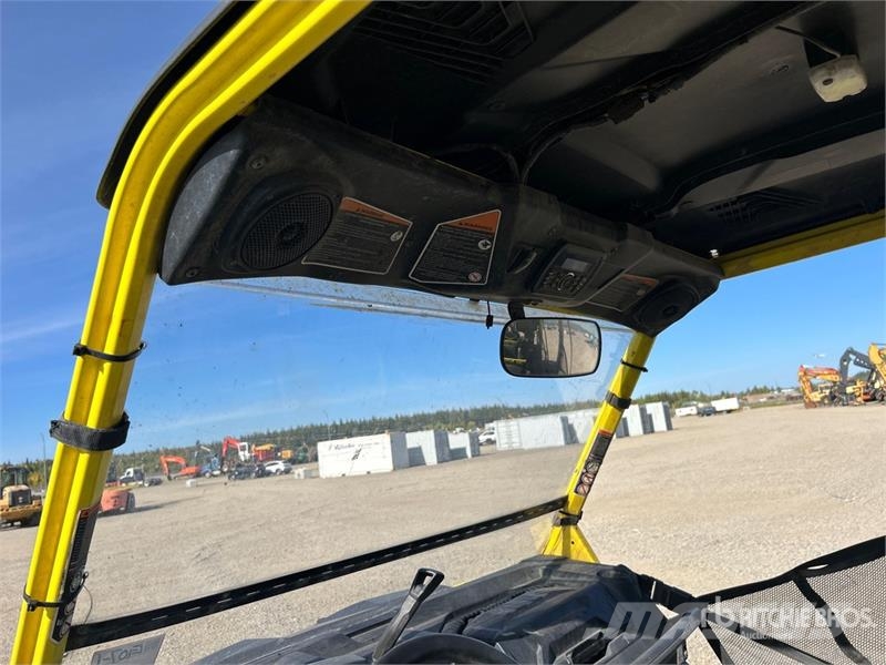 Can-am 4x4 Side By Side Automobili