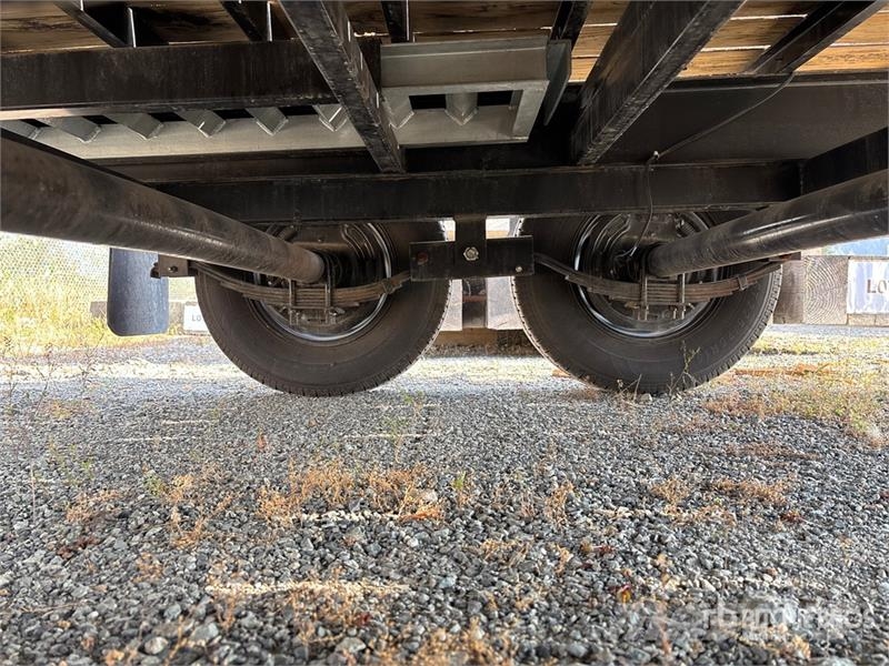 Canada Trailers 16 ft T/A Equipment Trailer Prívesy na prepravu automobilov