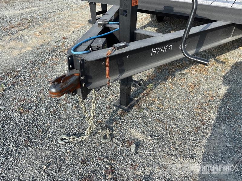 Canada Trailers 16 ft T/A Equipment Trailer Prívesy na prepravu automobilov