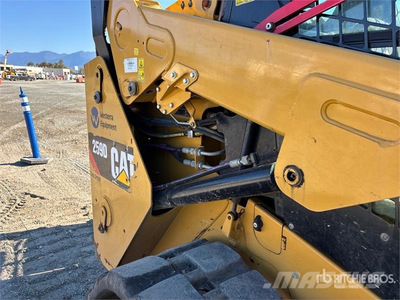 CAT 259D Two-Speed High Flow Compact Track Loader Lietoti riteņu kompaktiekrāvēji