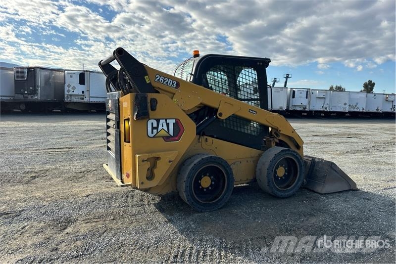 CAT 262D Lietoti riteņu kompaktiekrāvēji