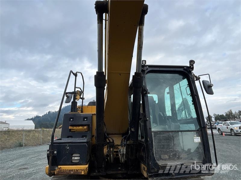 CAT 318 Tracked Excavator Crawler excavators