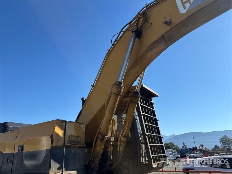 CAT 330B Kāpurķēžu ekskavatori