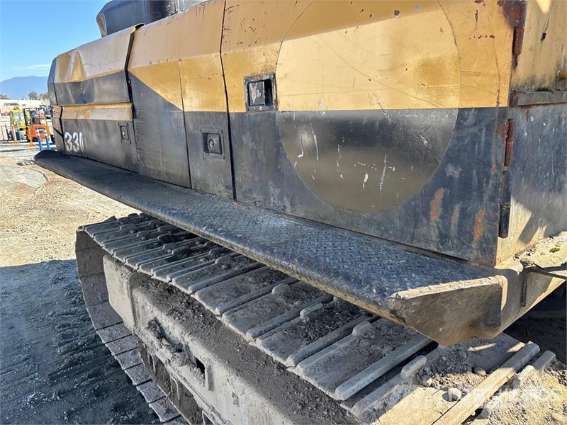 CAT 330B Kāpurķēžu ekskavatori