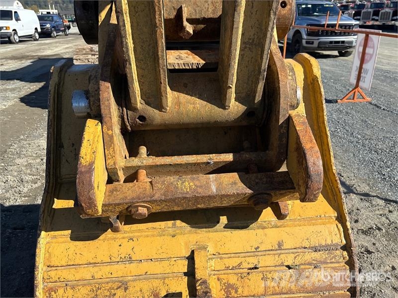 CAT 330B Kāpurķēžu ekskavatori