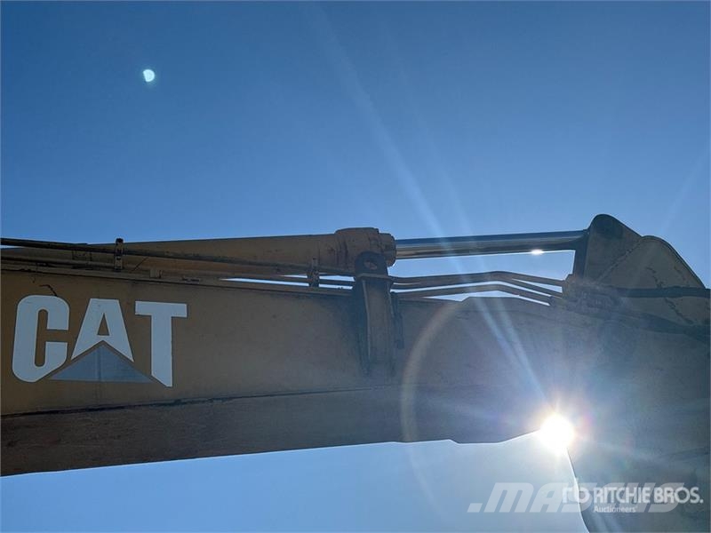 CAT 330B Kāpurķēžu ekskavatori