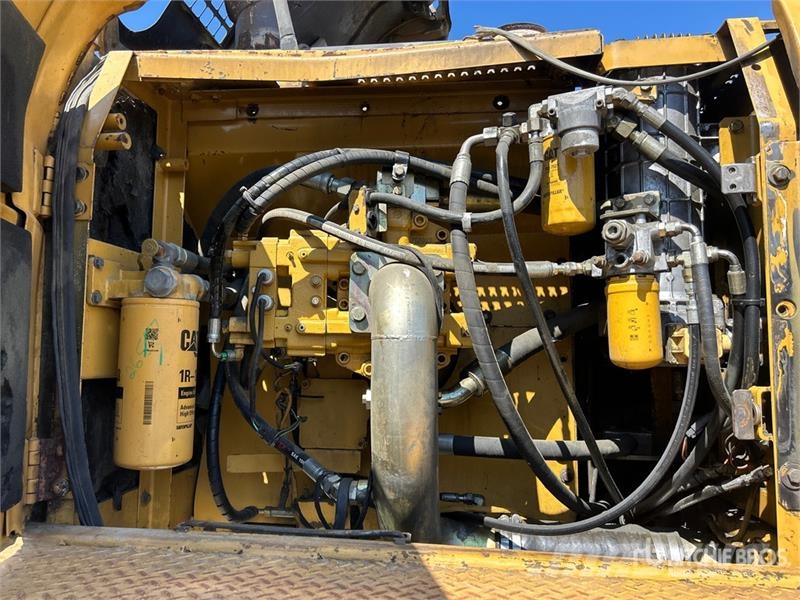 CAT 330C Tracked Excavator Escavatori cingolati