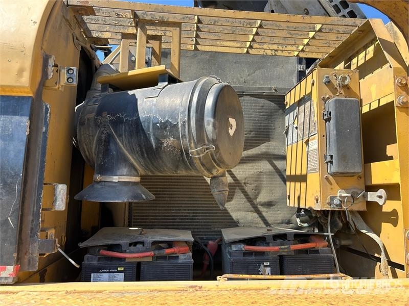 CAT 330C Tracked Excavator Escavatori cingolati