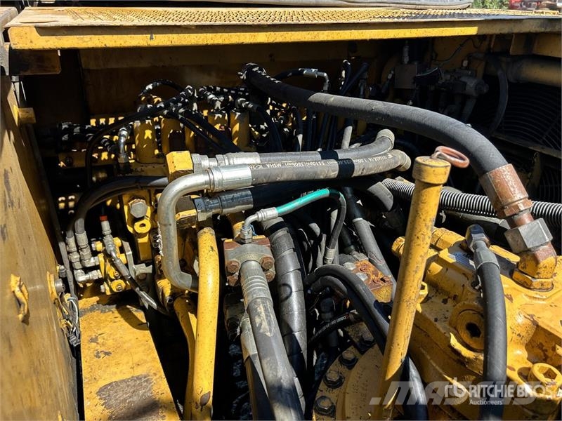 CAT 330C Tracked Excavator Escavatori cingolati