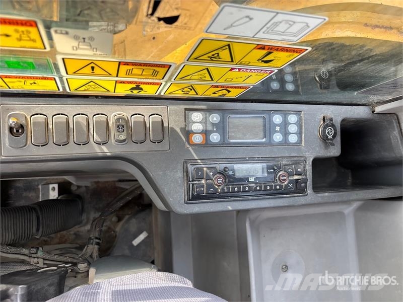 CAT 335F Tracked Excavator Kāpurķēžu ekskavatori