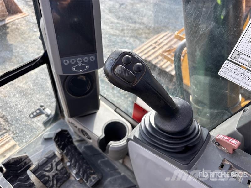 CAT 335F Tracked Excavator Kāpurķēžu ekskavatori