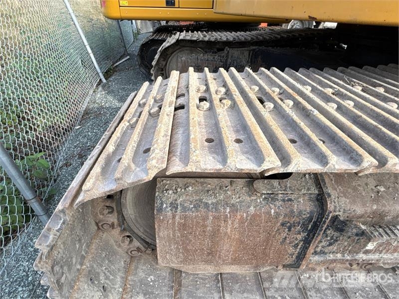 CAT 335F Tracked Excavator Kāpurķēžu ekskavatori
