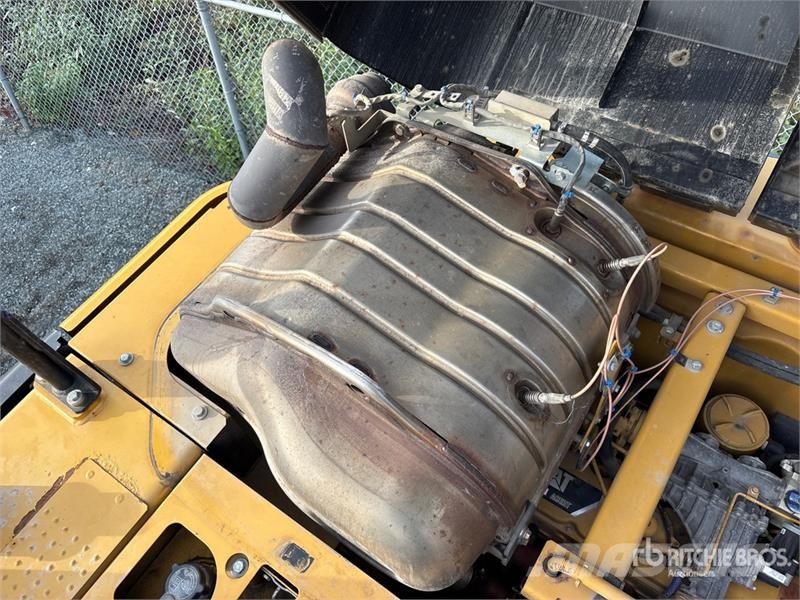 CAT 335FL CR Tracked Excavator Gravemaskiner på larvebånd