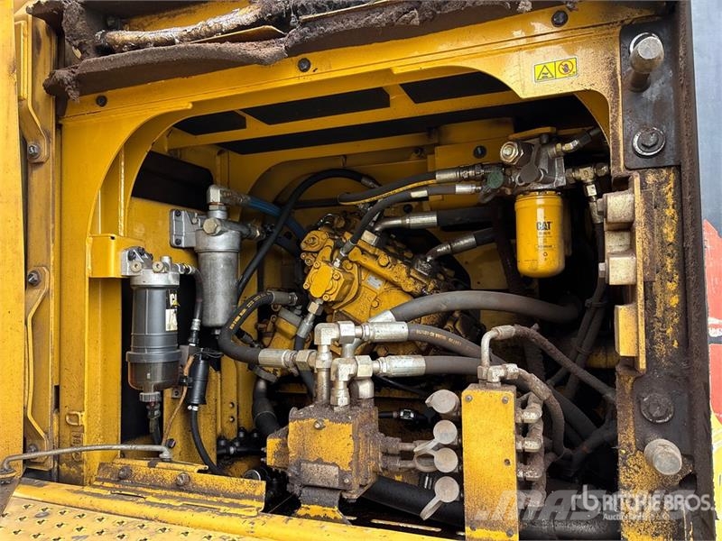 CAT 558 Short Wood Log Loader Mafsalli yükleyiciler