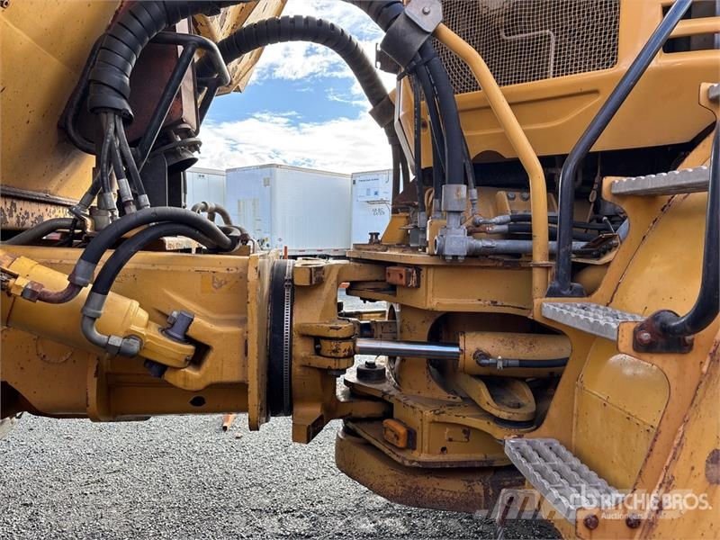 CAT 740 Zglobni damperi