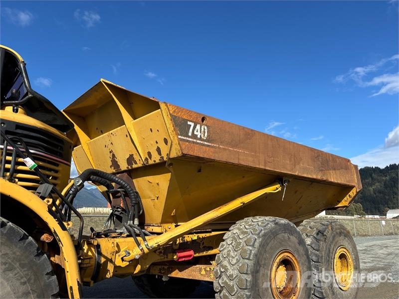 CAT 740 Zglobni damperi