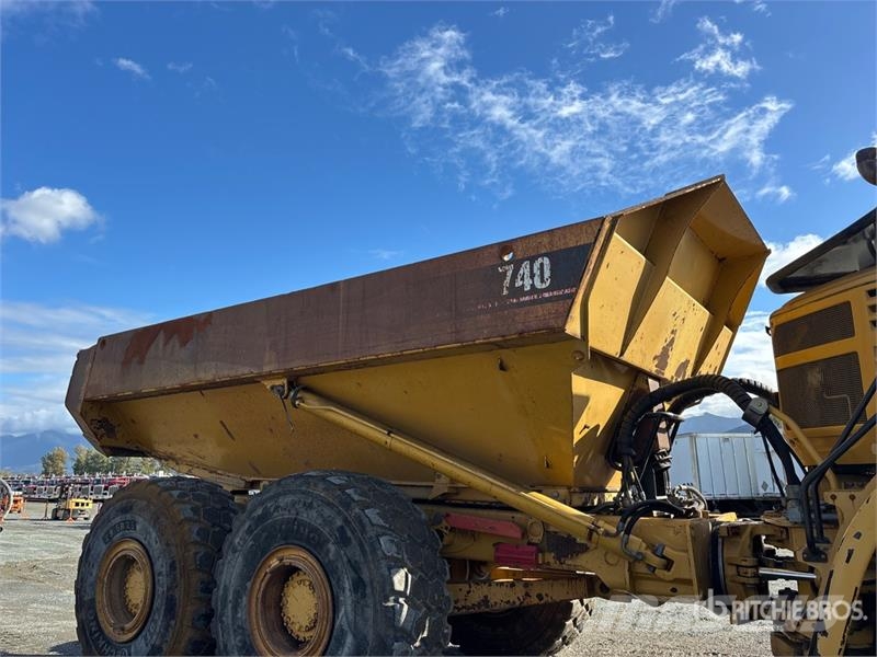 CAT 740 Zglobni damperi
