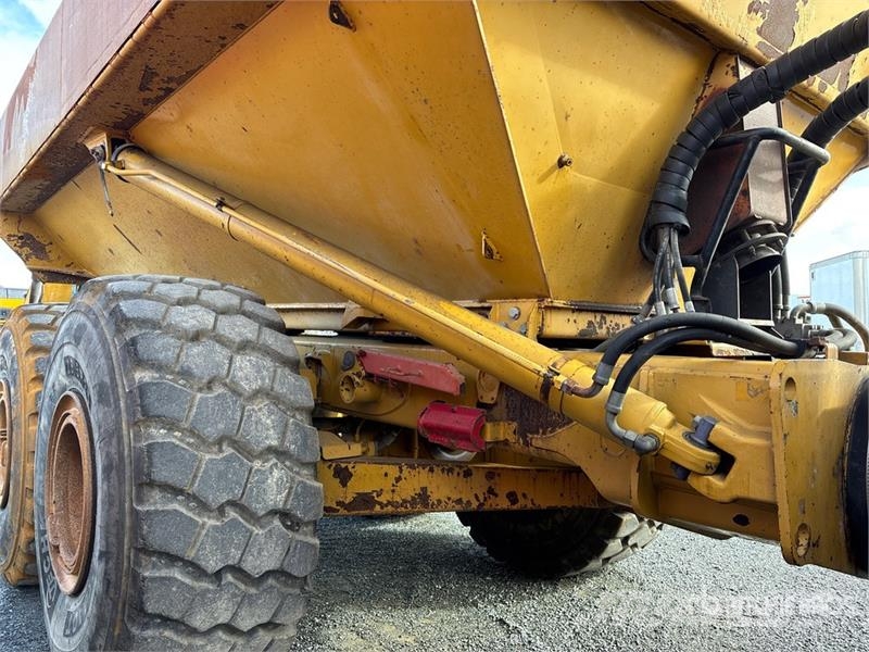 CAT 740 Zglobni damperi