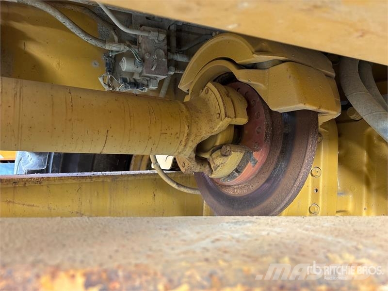 CAT 740 Zglobni damperi