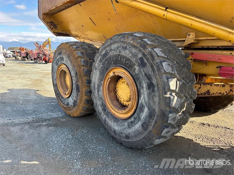 CAT 740 Zglobni damperi