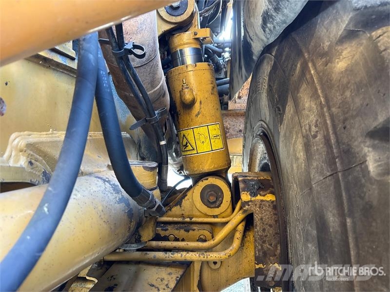 CAT 740 Zglobni damperi