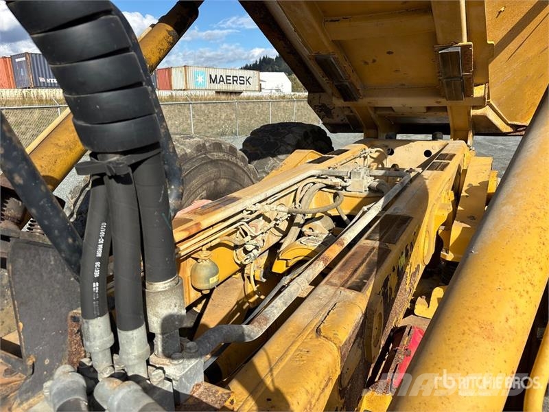 CAT 740 Zglobni damperi