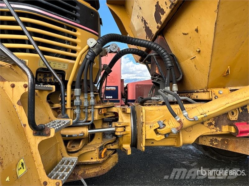 CAT 740 Zglobni damperi