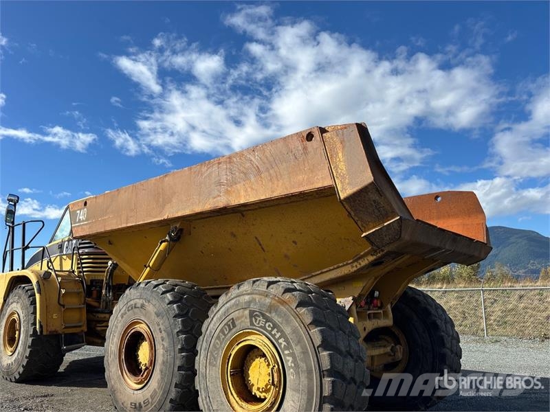 CAT 740 Zglobni damperi