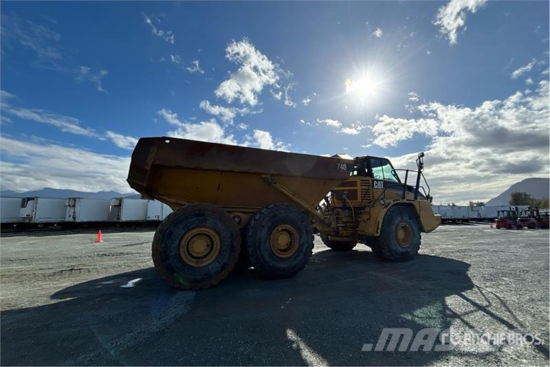 CAT 740 Zglobni damperi