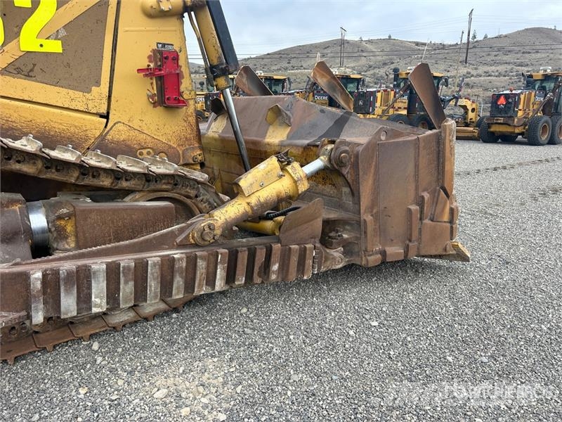 CAT D8T Buldozer sobre oruga