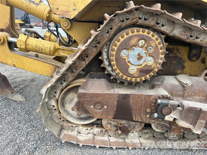 CAT D8T Buldozer sobre oruga
