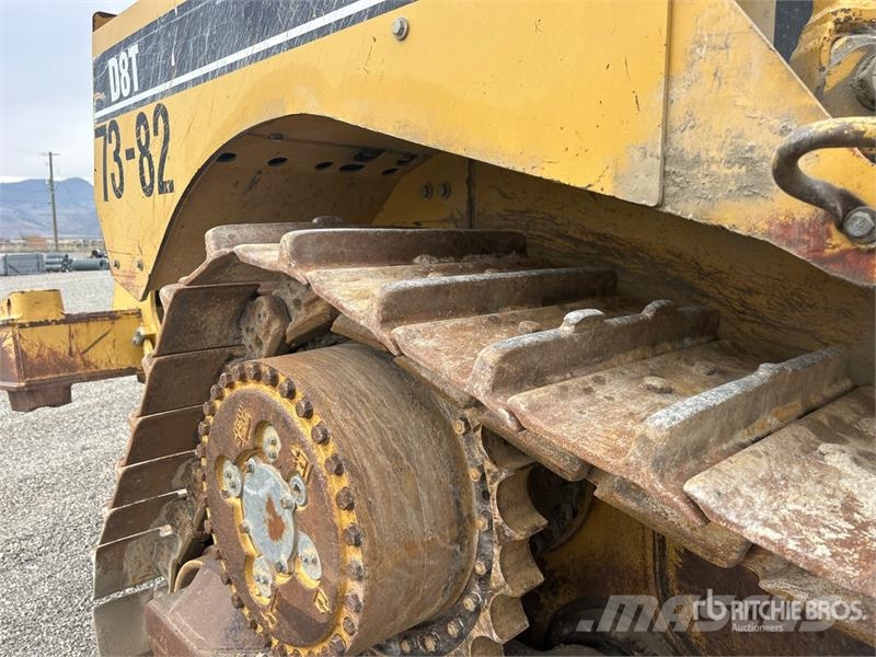 CAT D8T Buldozer sobre oruga