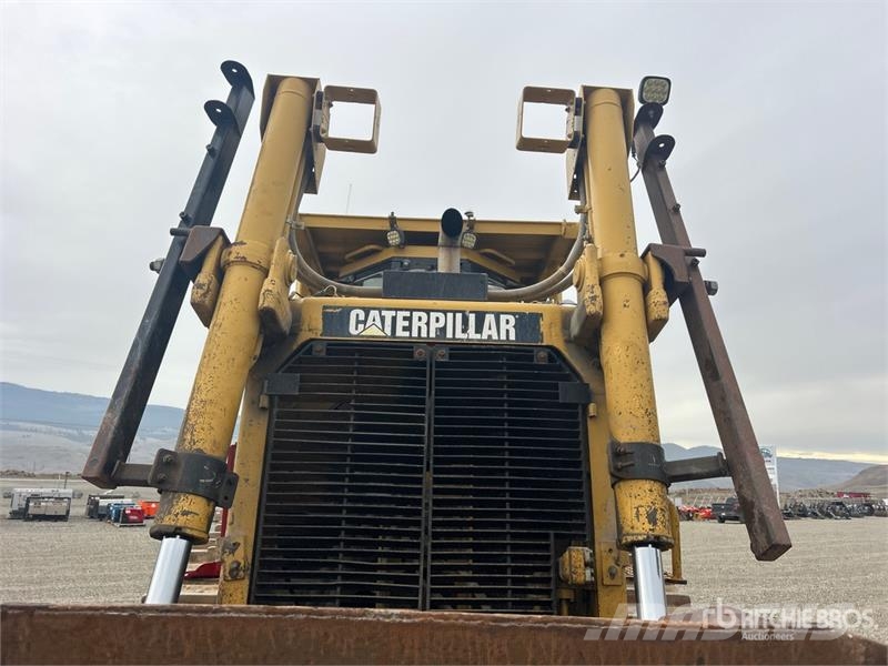 CAT D8T Buldozer sobre oruga