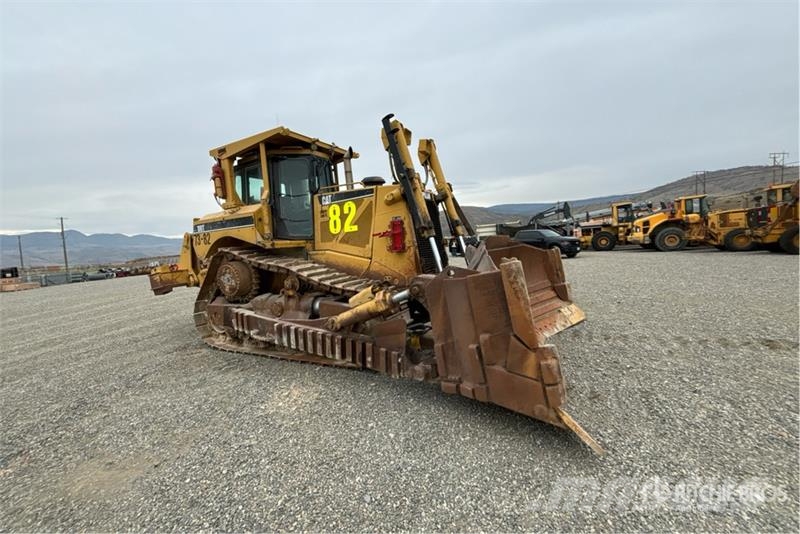 CAT D8T Buldozer sobre oruga