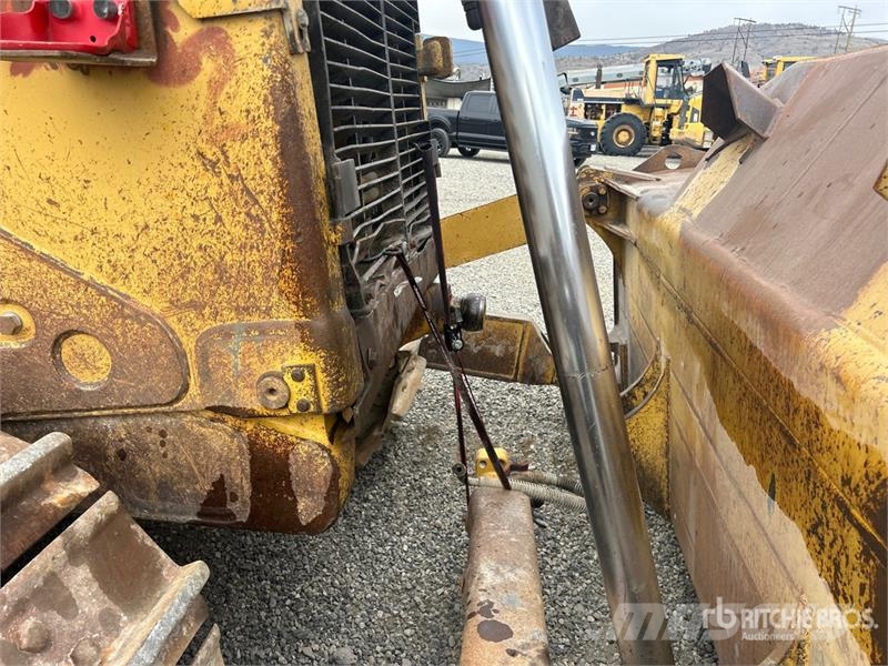 CAT D8T Buldozer sobre oruga