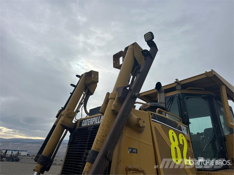 CAT D8T Buldozer sobre oruga