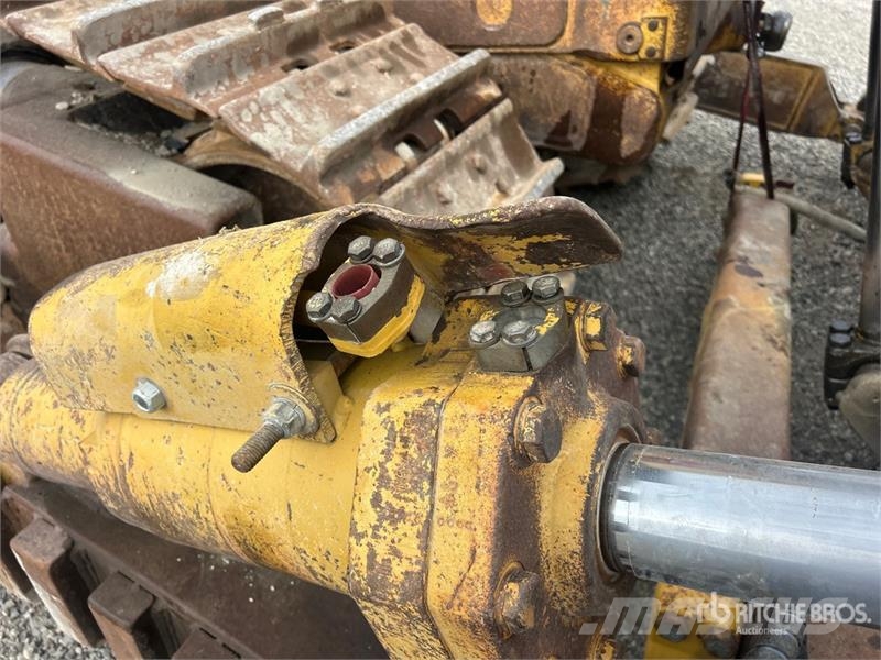 CAT D8T Buldozer sobre oruga